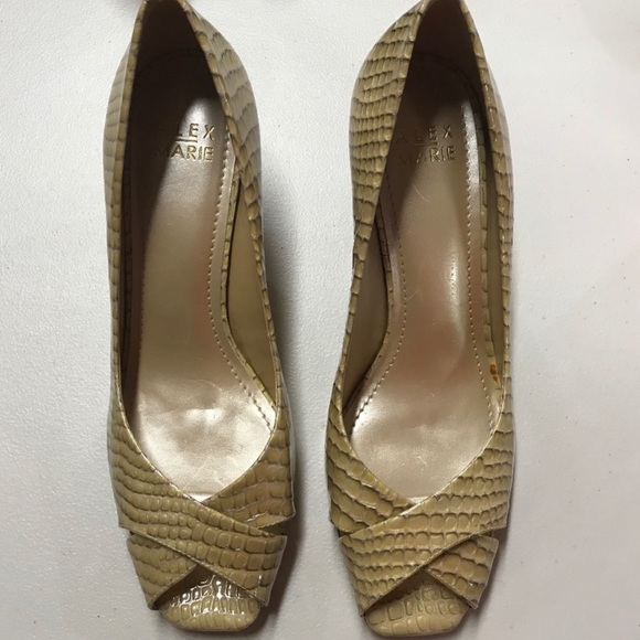 Alex Marie Shoes | Alex Marie Peep Toe Kitten heel, leather upper, Monet, 8M. - Picture 3 of 8